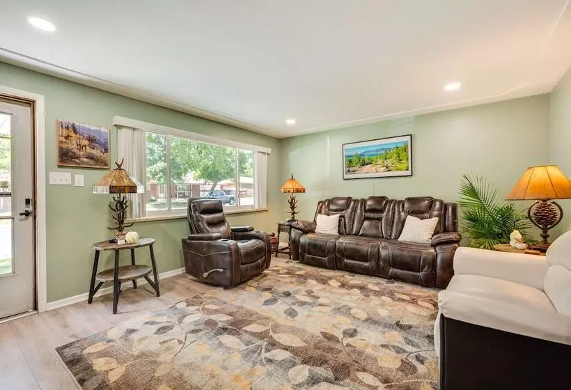 Pet Friendly Gem W/ Private Yard In Westminster!