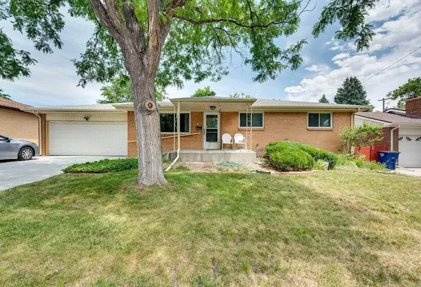 Pet Friendly Gem W/ Private Yard In Westminster!