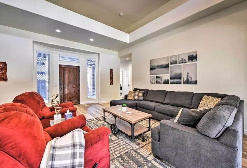 Bermuda Dunes Home W/ Private Pool, Patio & Grill!