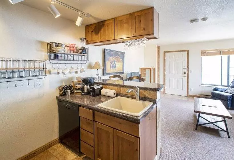 Boomerang Village 201 By Avantstay Ski In/ Ski Out Unit Close To Town!