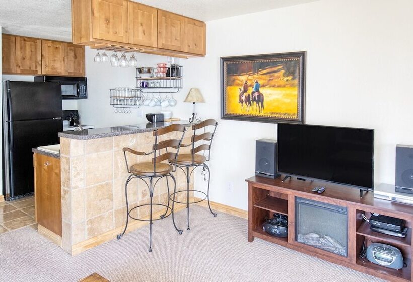 Boomerang Village 201 By Avantstay Ski In/ Ski Out Unit Close To Town!