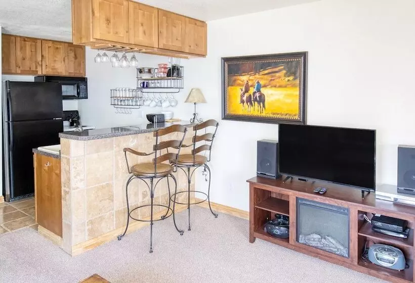 Boomerang Village 201 By Avantstay Ski In/ Ski Out Unit Close To Town!