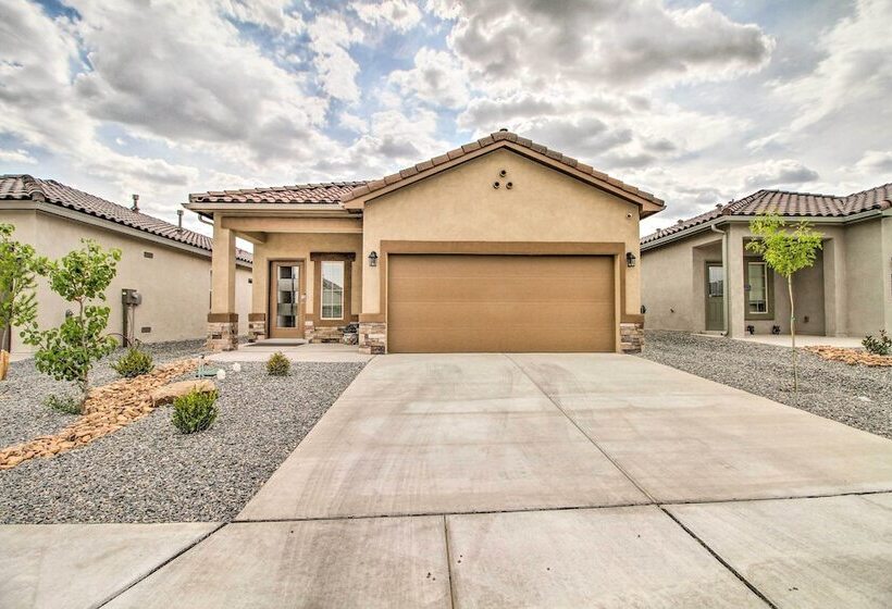 Family Friendly Rio Rancho Home Near Old Town
