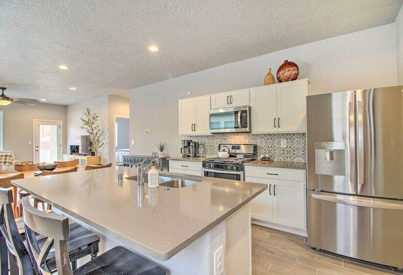 Family Friendly Rio Rancho Home Near Old Town