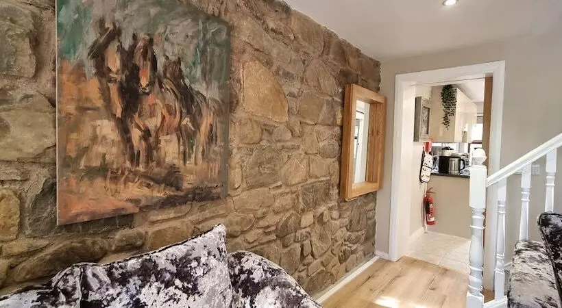 Frontview Cottage   Sleeps 6