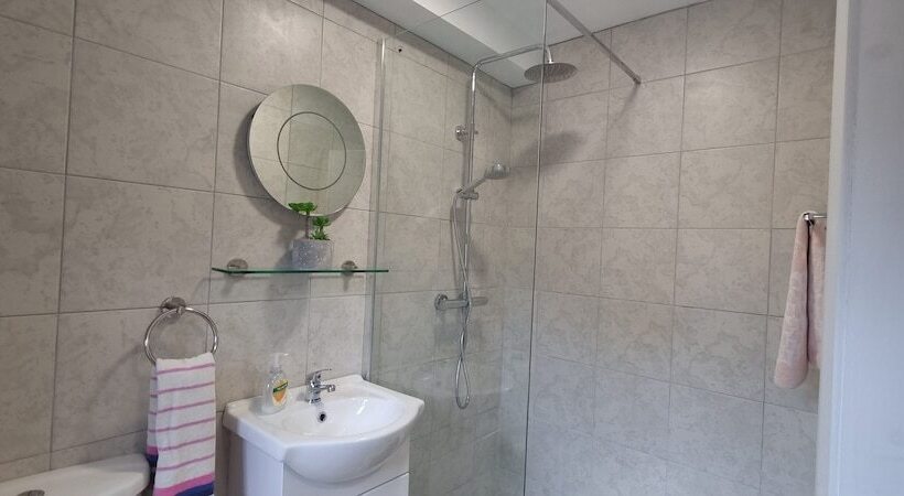 Frontview Cottage Sleeps 6