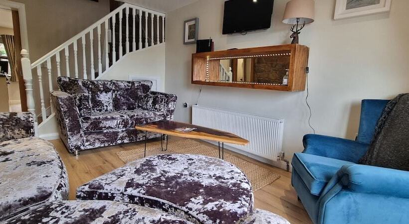 Frontview Cottage Sleeps 6