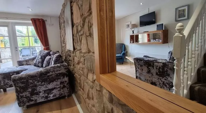 Frontview Cottage   Sleeps 6