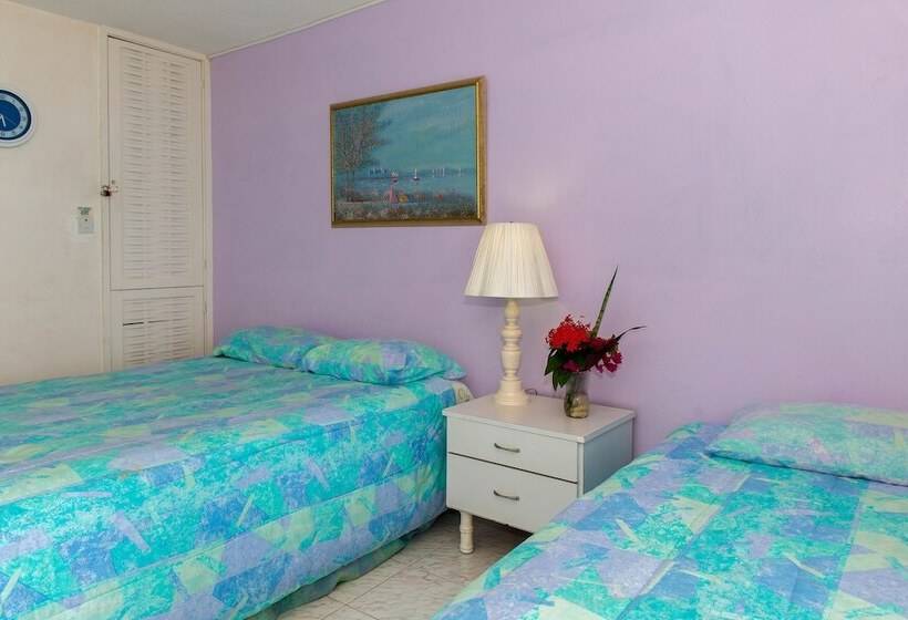 هتل Blue Lagoon Beach Studio At Montego Club Resort