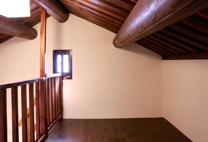 هتل Blue Mountain Inn