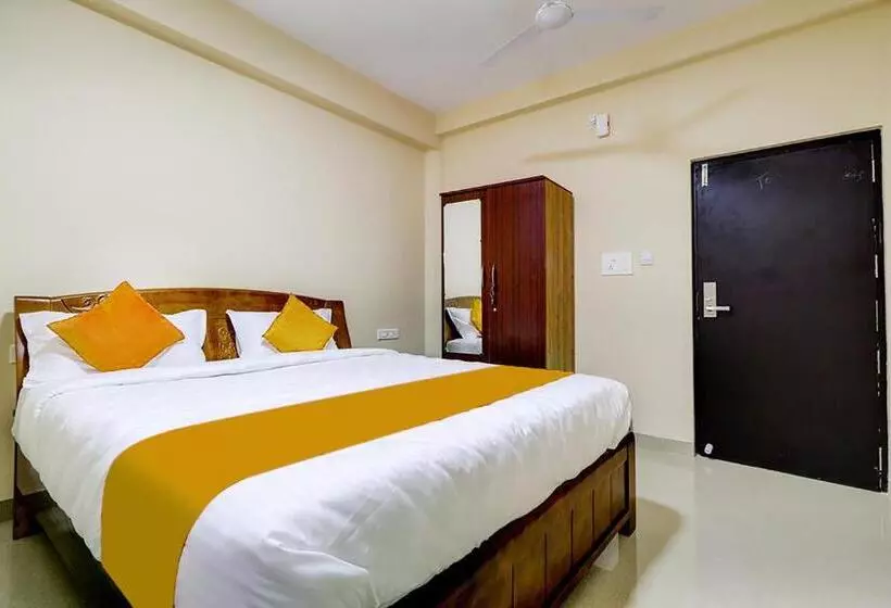 Hotelli Fabexpress Uv Residency   700m From Coimbatore International Airport