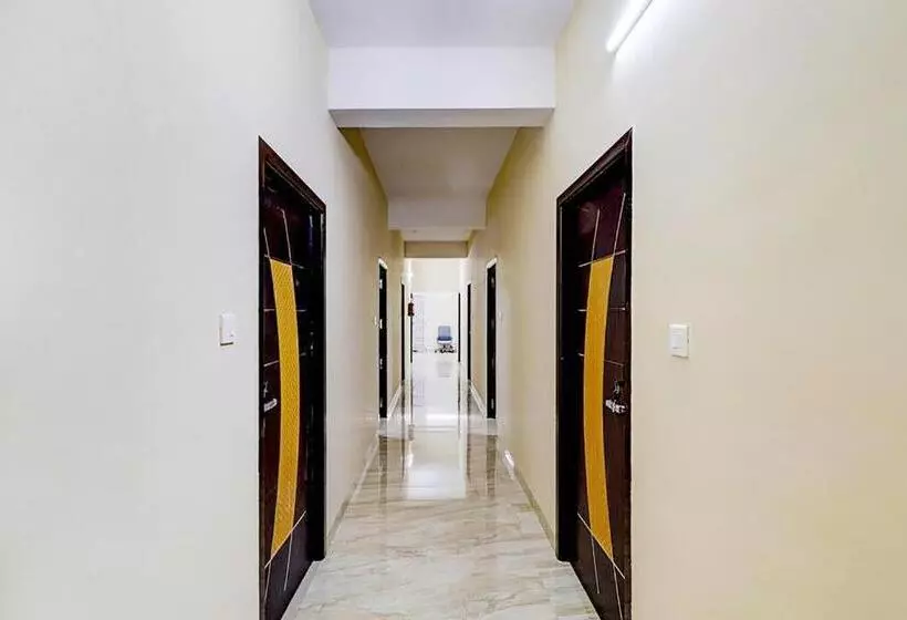 Hotelli Fabexpress Uv Residency   700m From Coimbatore International Airport