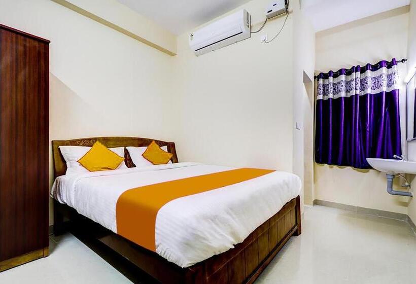 Hotelli Fabexpress Uv Residency 700m From Coimbatore International Airport