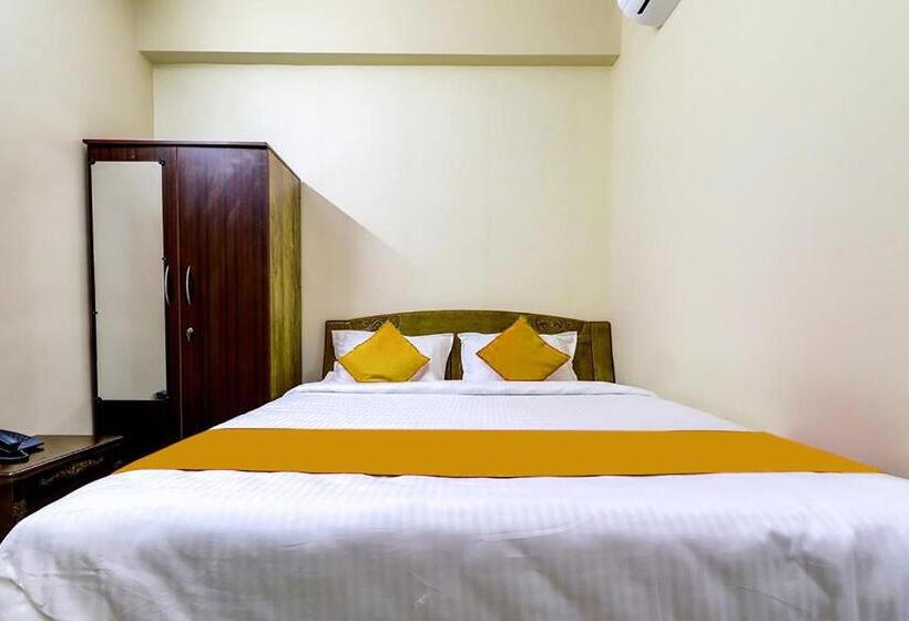 Hotelli Fabexpress Uv Residency 700m From Coimbatore International Airport