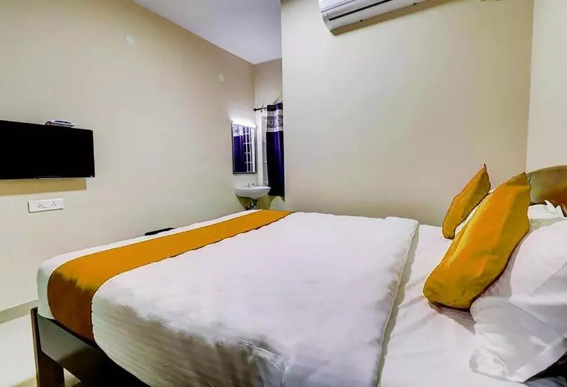 Hotelli Fabexpress Uv Residency   700m From Coimbatore International Airport