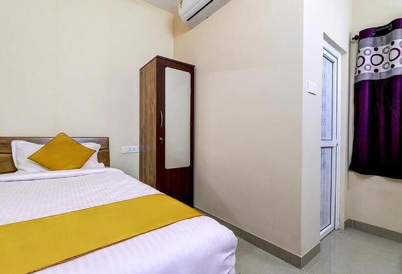 Hotelli Fabexpress Uv Residency 700m From Coimbatore International Airport