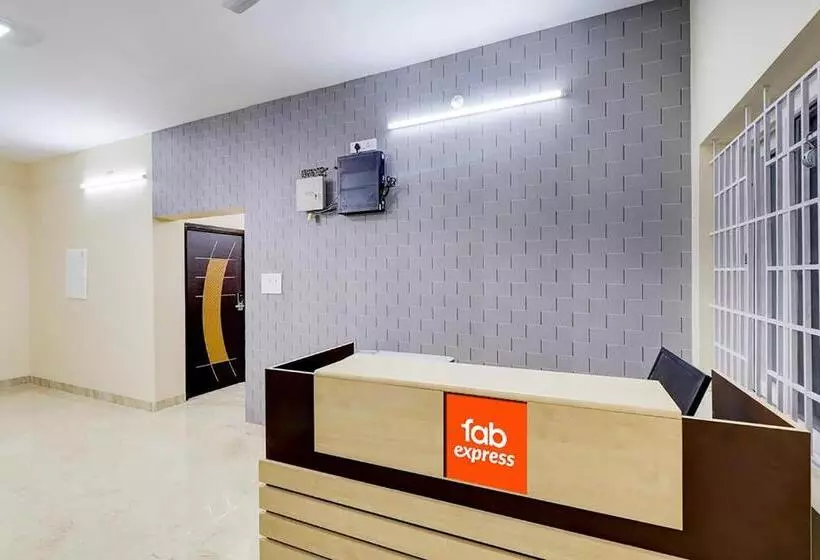 Hotelli Fabexpress Uv Residency   700m From Coimbatore International Airport