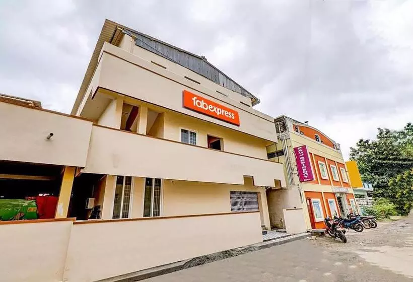 Hotelli Fabexpress Uv Residency   700m From Coimbatore International Airport