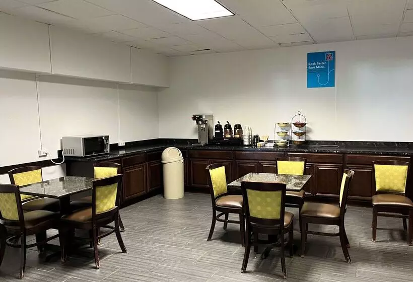 ホテル Studio 6 Suites Clarion, Pa