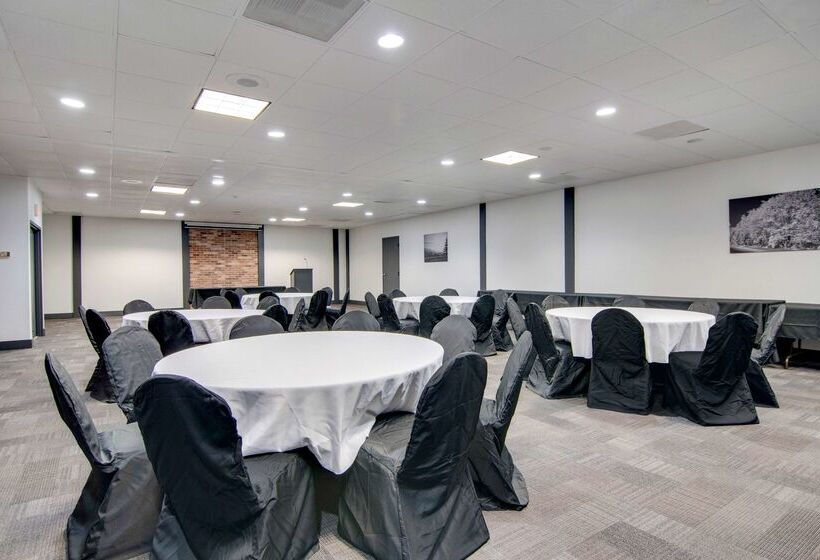 בית מלון כפרי Studio 6 Suites Clarion, Pa