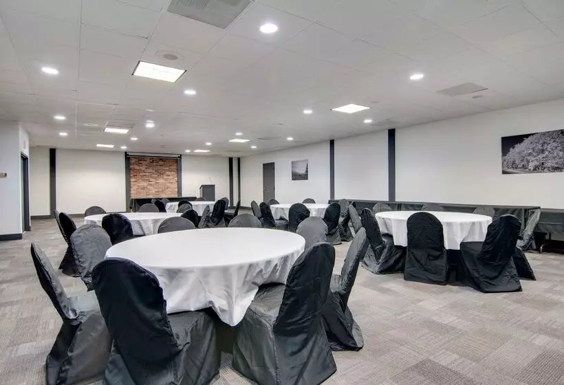 ホテル Studio 6 Suites Clarion, Pa