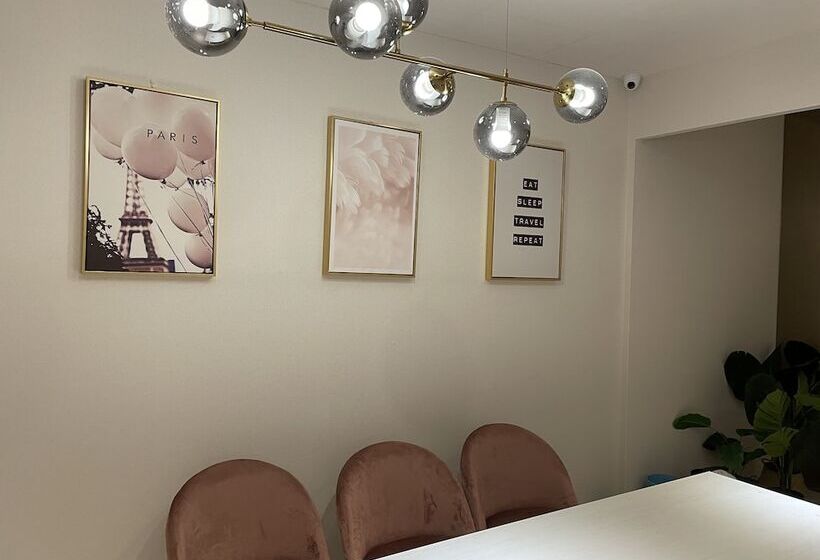 Meworld Hotel Taipei Main Station