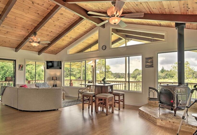 Peaceful Volcano Home Near National Park!