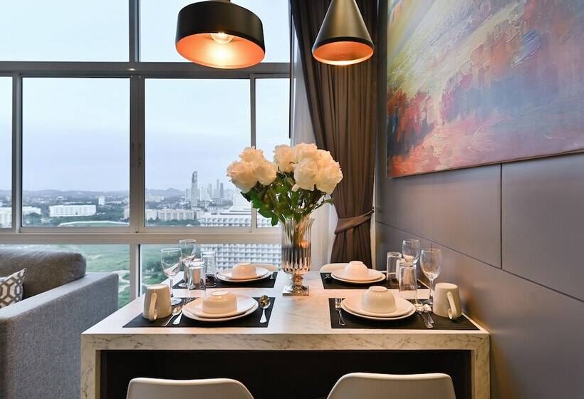 פנסיון The Grand Jomtien By Favstay