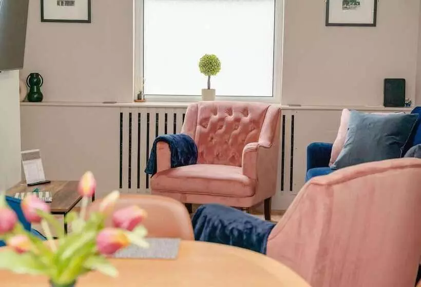 اقامتگاه Swan House 3 Bed Town House York   Up To 5 Guests