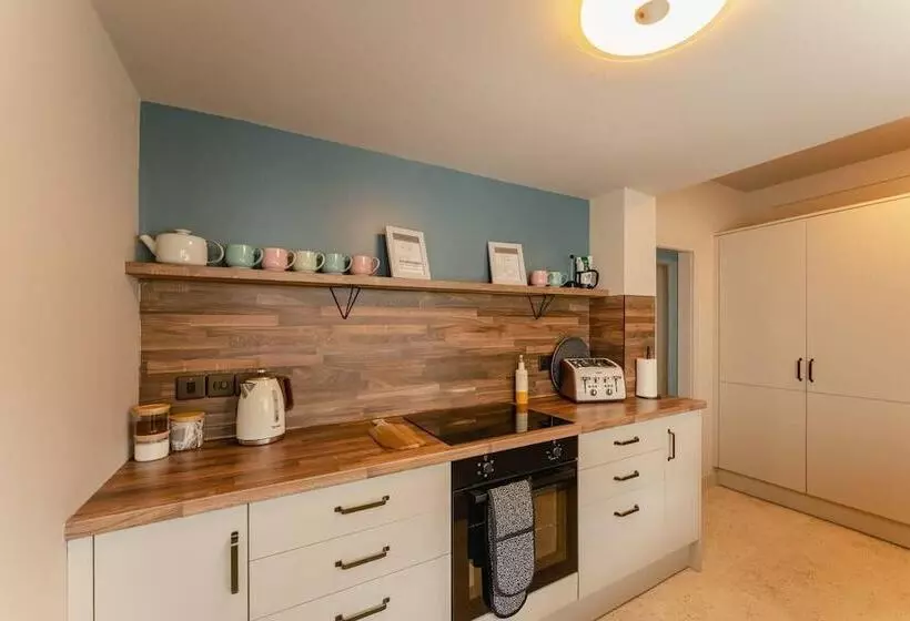 اقامتگاه Swan House 3 Bed Town House York   Up To 5 Guests