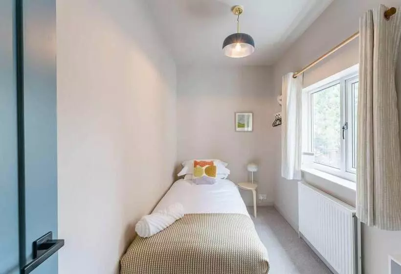 اقامتگاه Swan House 3 Bed Town House York   Up To 5 Guests