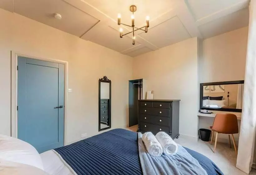اقامتگاه Swan House 3 Bed Town House York   Up To 5 Guests