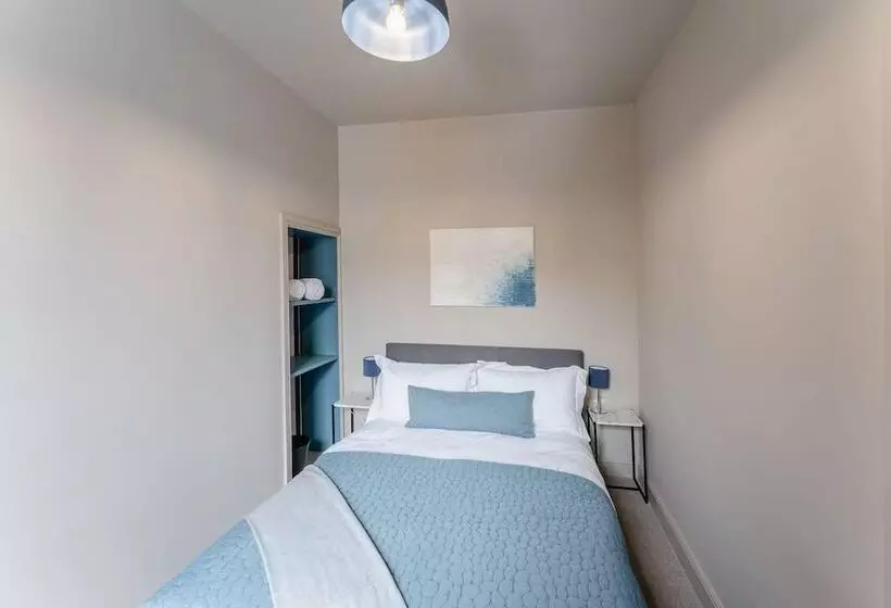 اقامتگاه Swan House 3 Bed Town House York   Up To 5 Guests