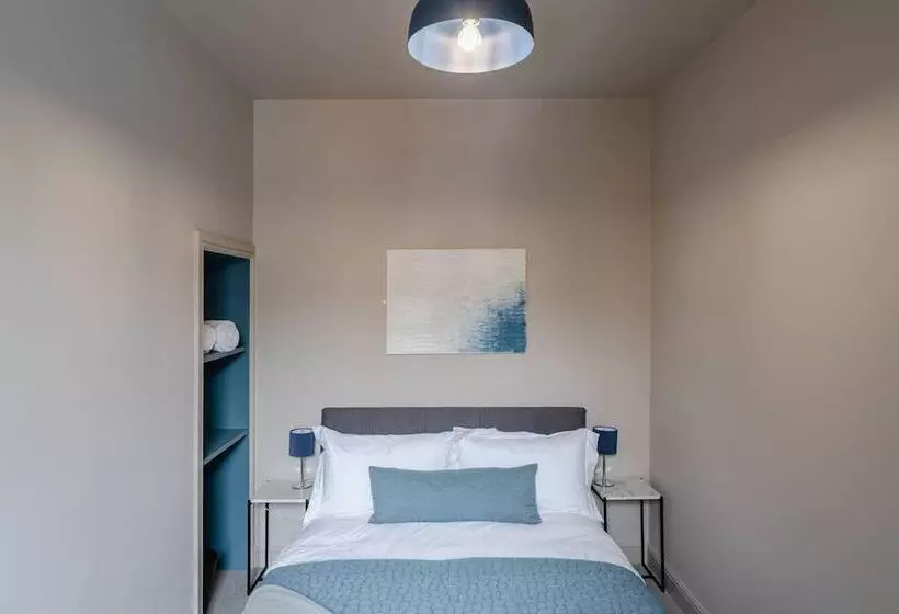 اقامتگاه Swan House 3 Bed Town House York   Up To 5 Guests