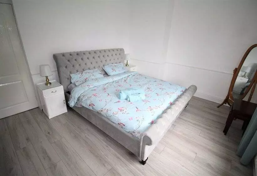 レジデンス Whitley Bay   Sleeps 6   Refurbished Throughout