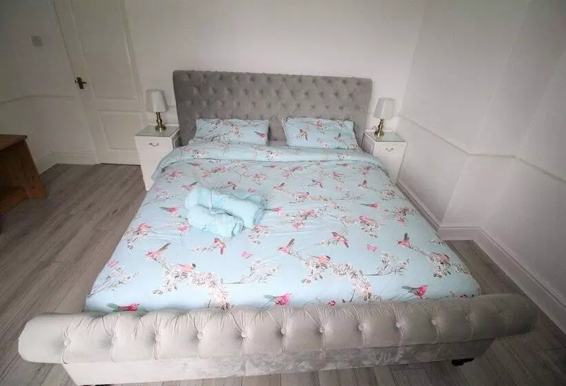 レジデンス Whitley Bay   Sleeps 6   Refurbished Throughout