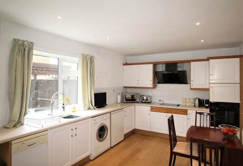 レジデンス Whitley Bay   Sleeps 6   Refurbished Throughout