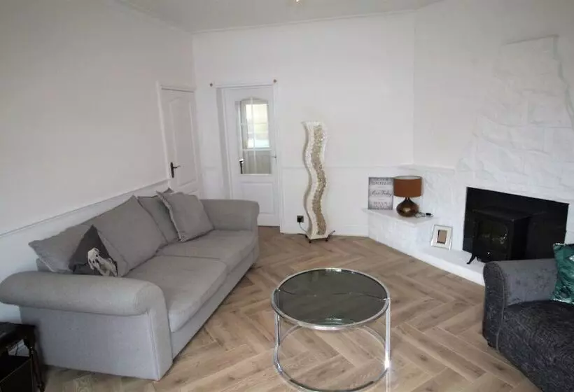 レジデンス Whitley Bay   Sleeps 6   Refurbished Throughout