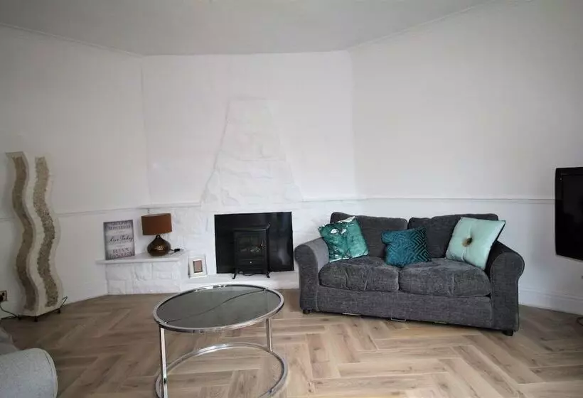 レジデンス Whitley Bay   Sleeps 6   Refurbished Throughout