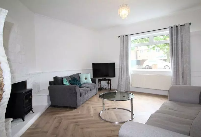 レジデンス Whitley Bay   Sleeps 6   Refurbished Throughout