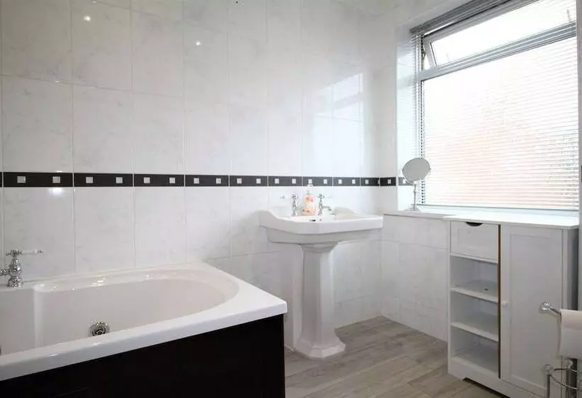 レジデンス Whitley Bay   Sleeps 6   Refurbished Throughout