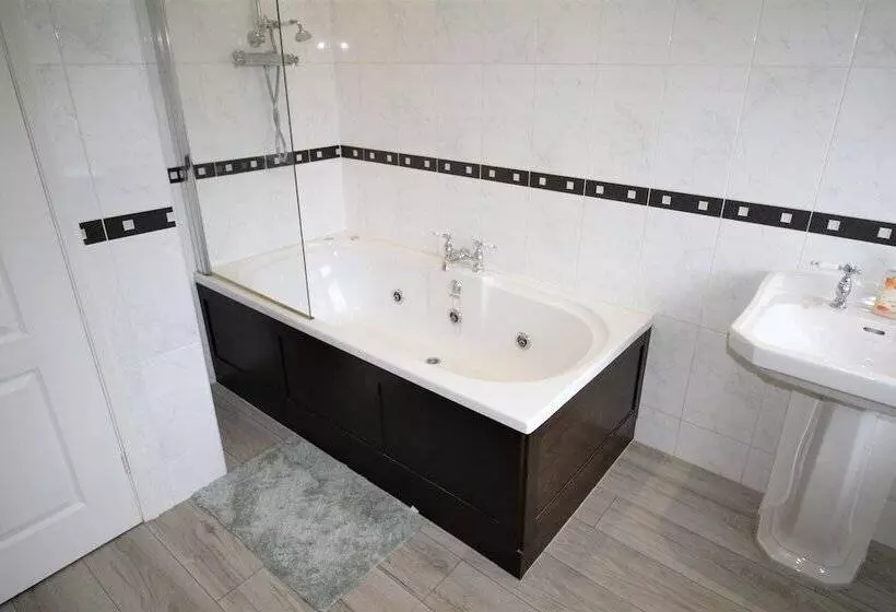 レジデンス Whitley Bay   Sleeps 6   Refurbished Throughout