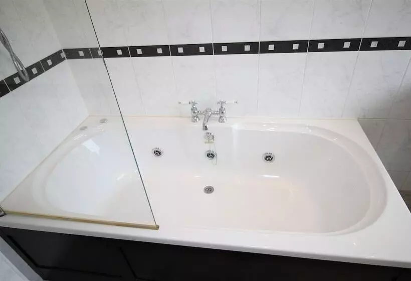 レジデンス Whitley Bay   Sleeps 6   Refurbished Throughout