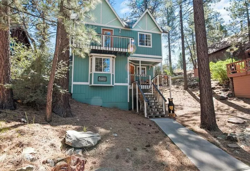 Sugarpaw Cottage