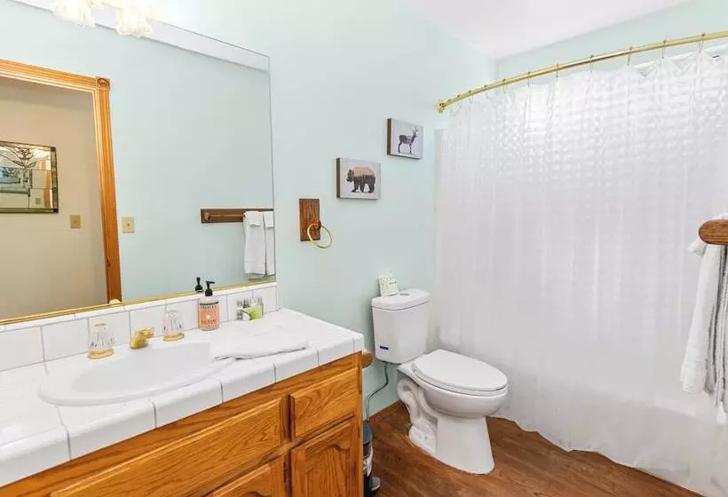 Sugarpaw Cottage
