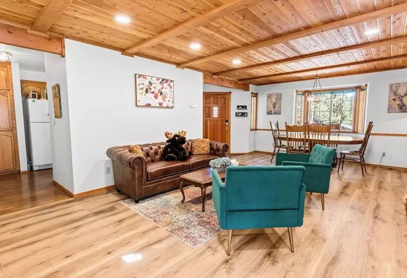Sugarpaw Cottage
