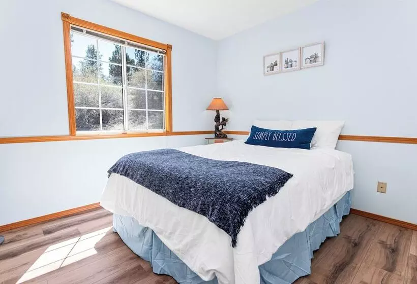 Sugarpaw Cottage