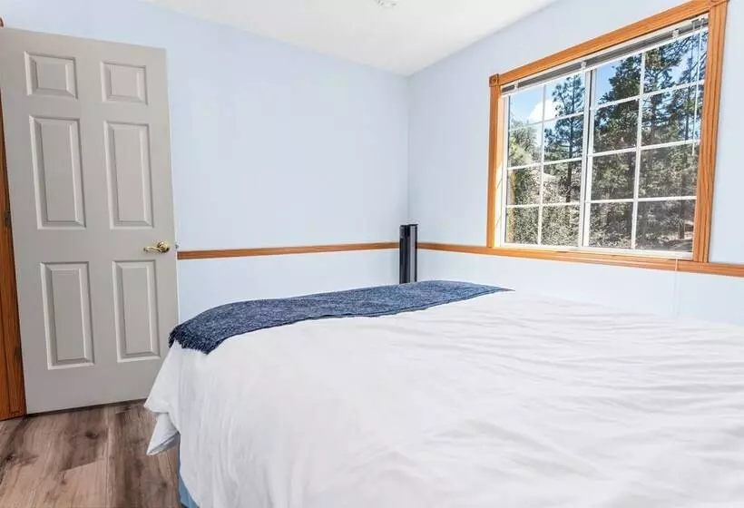 Sugarpaw Cottage