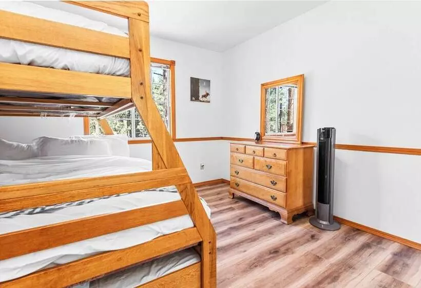 Sugarpaw Cottage