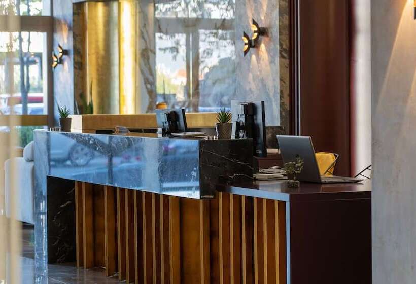 Doanesia Premium Hotel & Spa